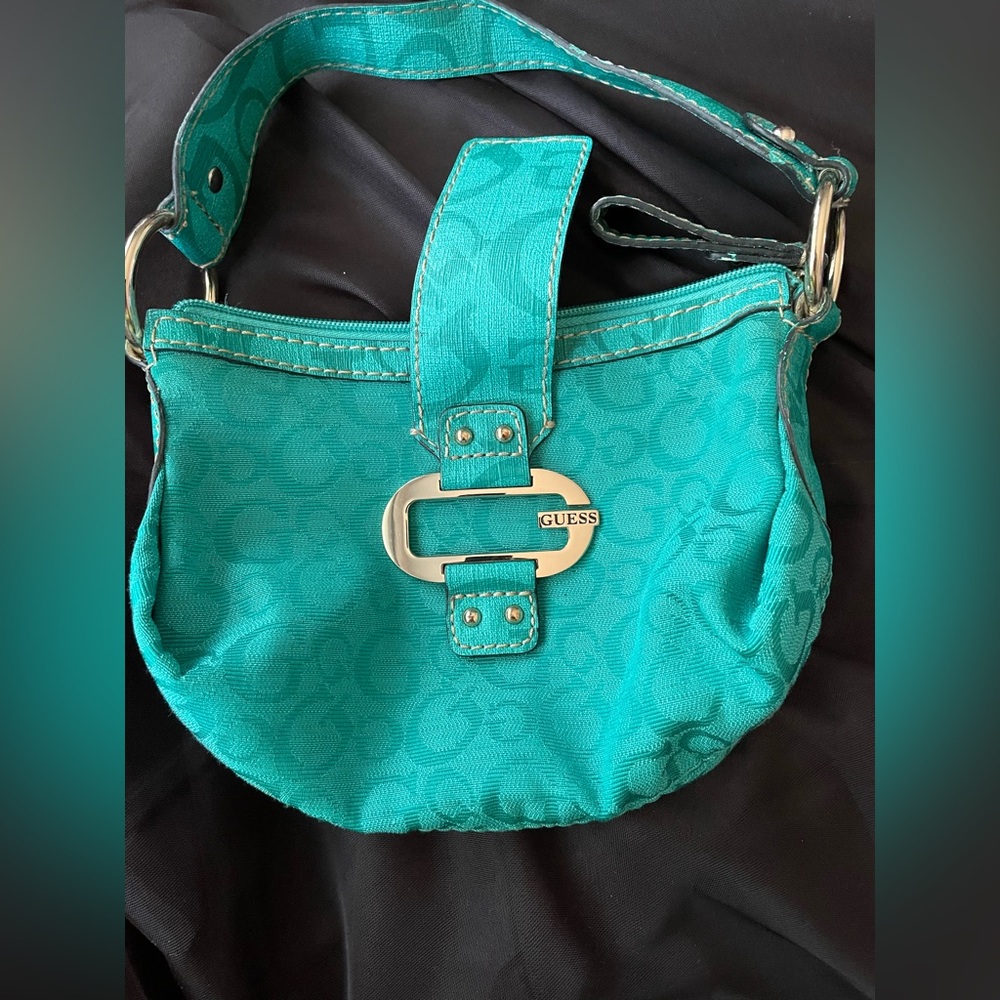 GUESS- vintage mini purse